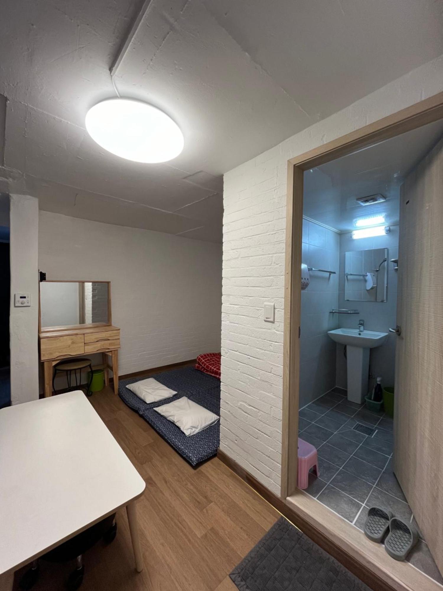 B My Guesthouse Seoul Exterior photo